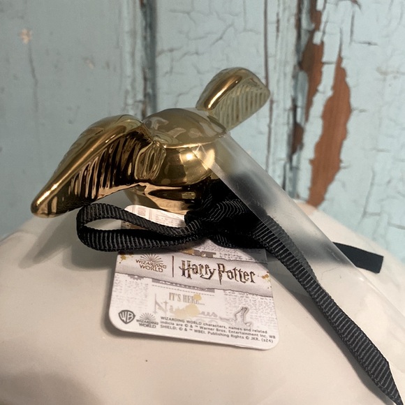 Brand new Rae dunn Harry Potter golden snitch cookie jar canister - Picture 3 of 4